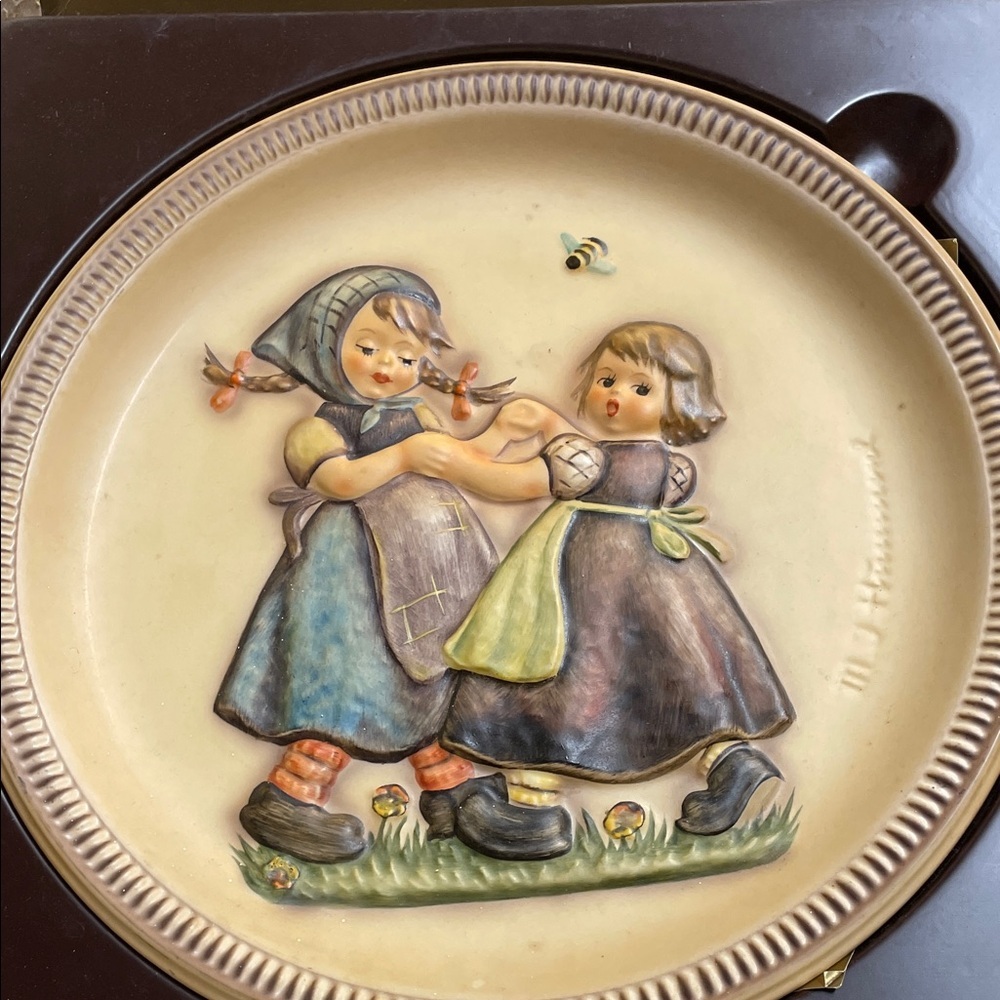 Hummel 1980 Collectable Anniversary Plate - Cream and Browne - Picture 4 of 8